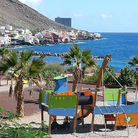 Facing The Ocean - Full Appt With 2 Double Bedroom Apartmán *