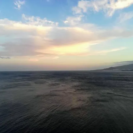 Facing The Ocean - Full Appt With 2 Double Bedroom Lejlighed *